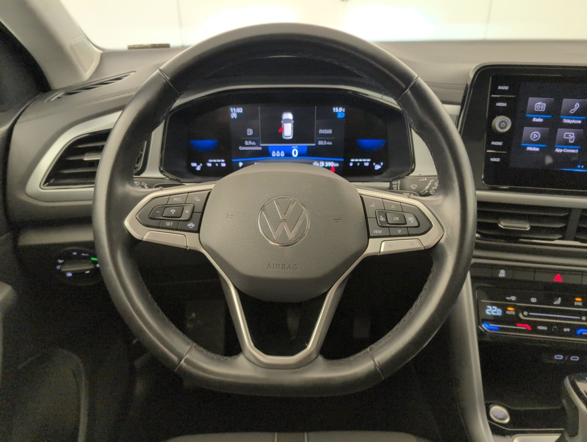 Volkswagen T-Roc — photo 14