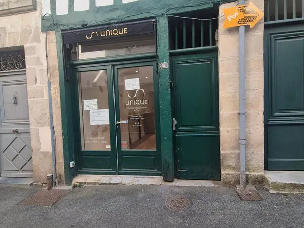 Local commercial 35 m² rénové, vitrine sur rue, Grand Bayonne,
