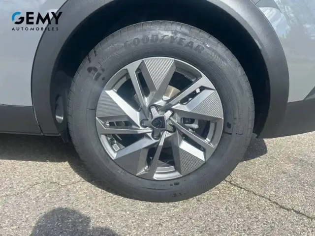 Peugeot 408 hybrid 145 e-dcs6 — photo 28