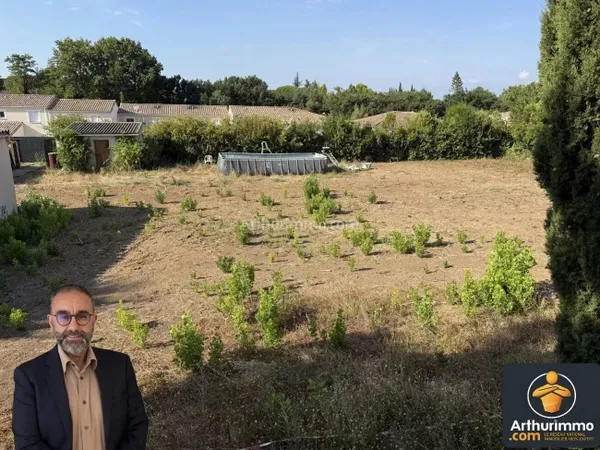 Terrain 600 m²