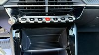Peugeot 2008 1.2 Hybrid 110ch Allure e-DCS6 — photo 17