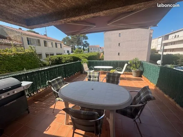 Le Brusc Coeur du Village Appartement Type 3/4 de 78m² avec Stationnements