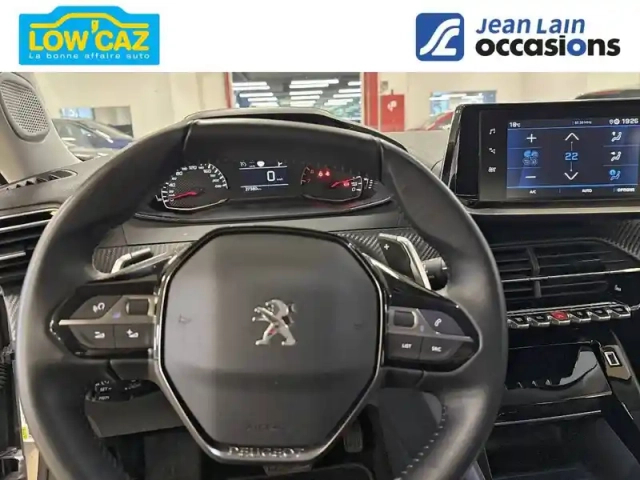 Peugeot 2008 puretech 130 s&amp;s eat8 — photo 17