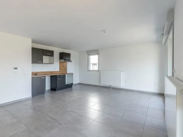 Appartement T3 - cuisine équipée et terrasse - Résidence LES RIVAGES