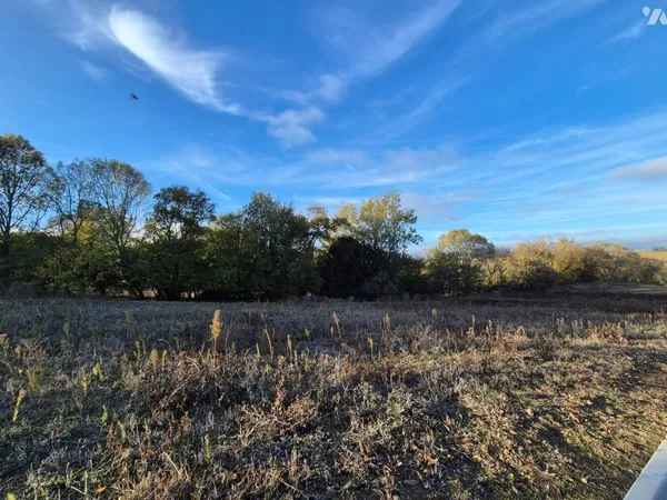 Terrain 850 m²
