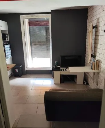 Loue studio meublé 20m2 + terrasse