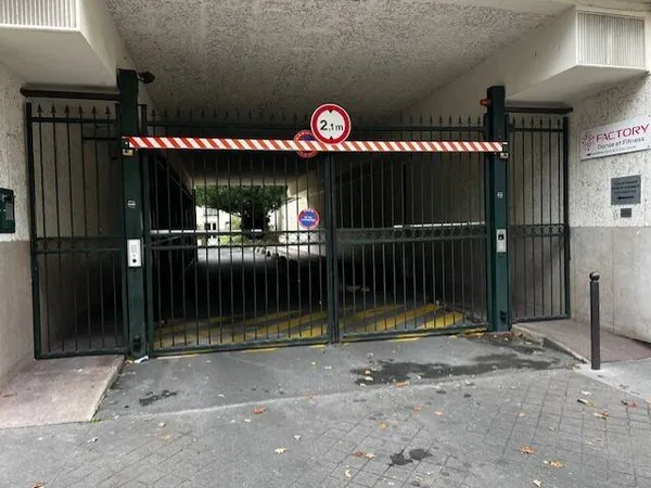 Parking 12 m²
