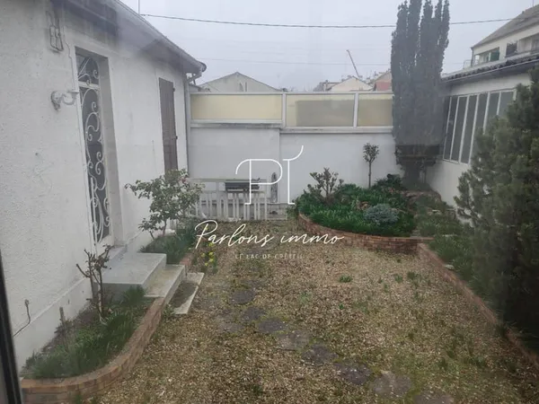 Maison de plain-pied 6 pièces 320 m²
