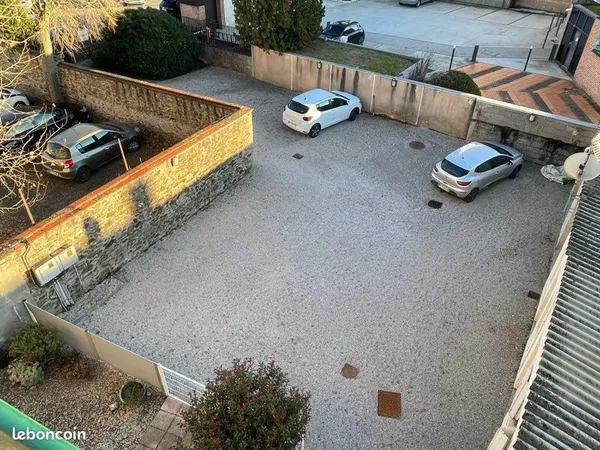 Parking extérieur sécurisé à louer