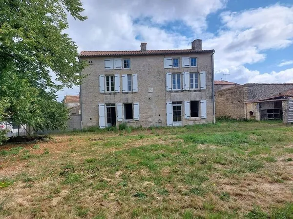 Maison 7 pièces 247 m²