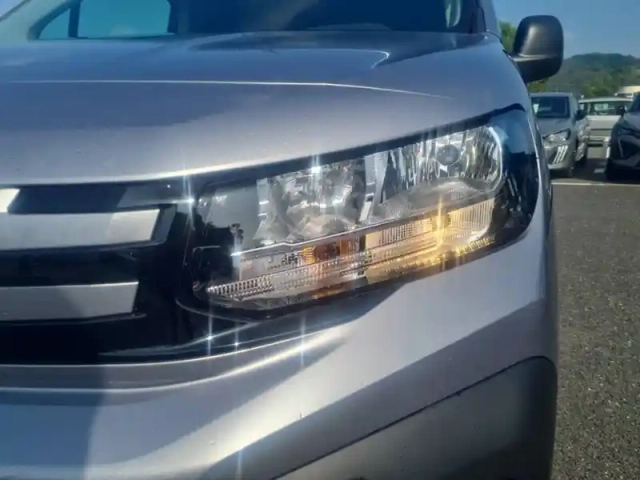 Peugeot Partner fourgon m 650 kg bluehdi 100 s&amp;s bvm6 — photo 36