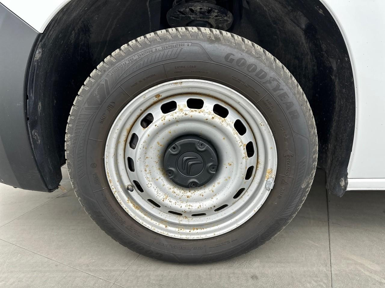Citroën Berlingo van m 650 bluehdi 100 s&s bvm6 driver — photo 14