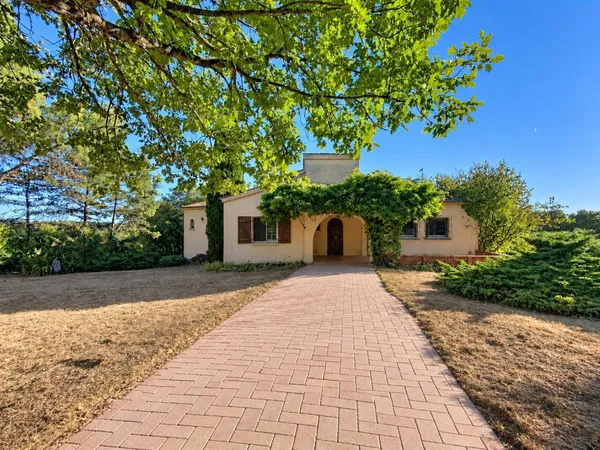 Montastruc La Conseillére : Le charme d'une maison au coeur d'un parc arboré