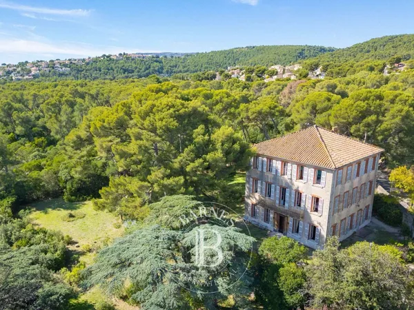 Maison 16 pièces 505 m²