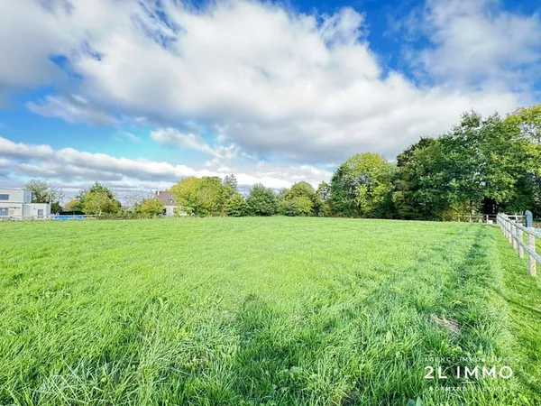 Terrain 3073 m²