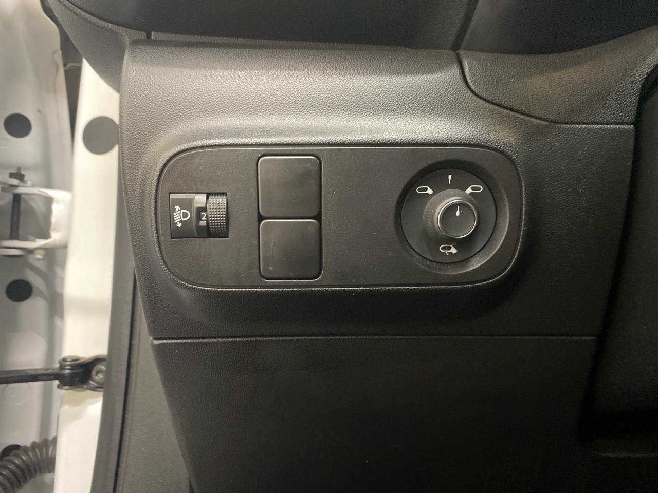 Citroën C3 bluehdi 100 bvm6 you — photo 23