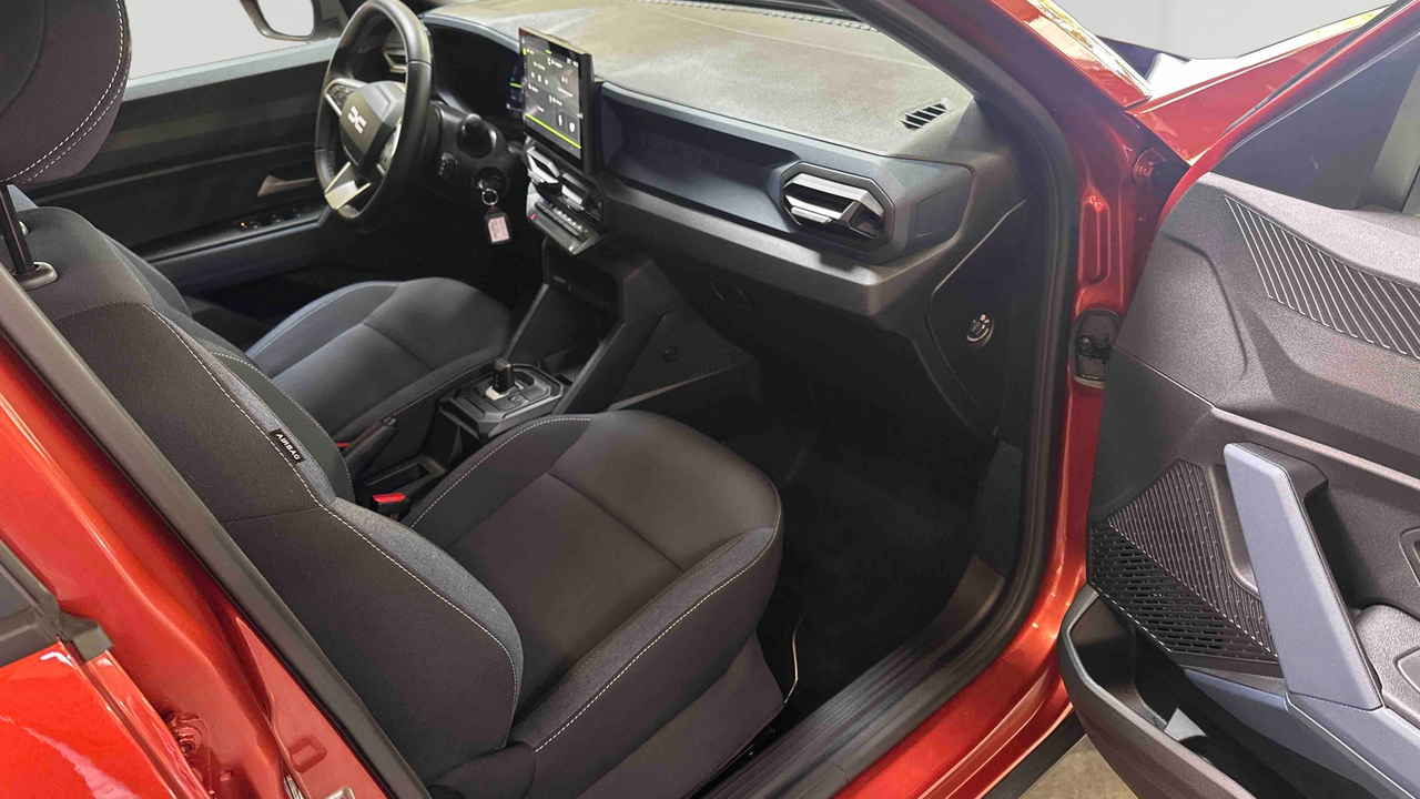 Dacia Duster Hybrid 140 — photo 30