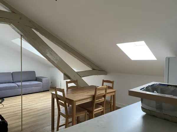 Location T 1 T1 meublé lumineux proche centre-ville À louer, agréable T1 meublé , idéalement situé e