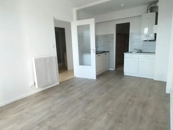 PERPIGNAN (66) - T2 DE 35 m² avec balcon et vue sur les Albères - Ascenseur -Rénové et prêt à vivre