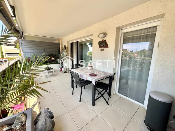 Appartement T4 avec piscine et garage