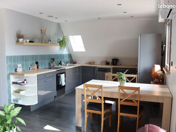 Appartement 3 pièces 71 m2 - climatisé - dernier étage - petite copropriété