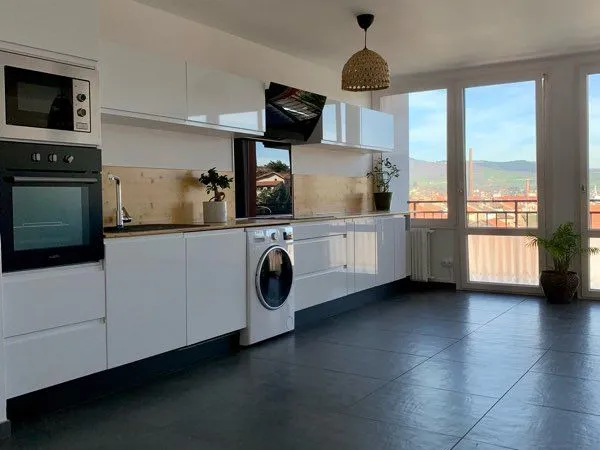 Appartement T3 R neuf vues panoramiques 70 m²