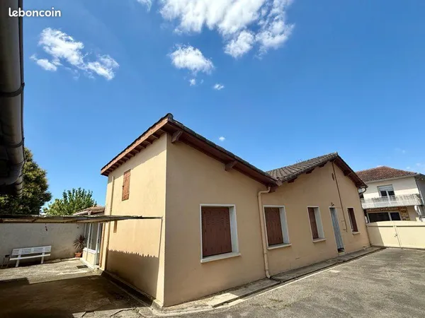 Frouzins hyper centre, pour investisseurs, 2 maisons, 6 chambres