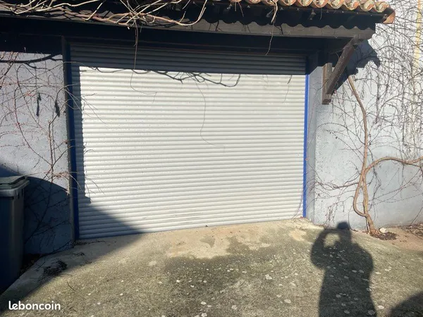 Grand garage 30m2