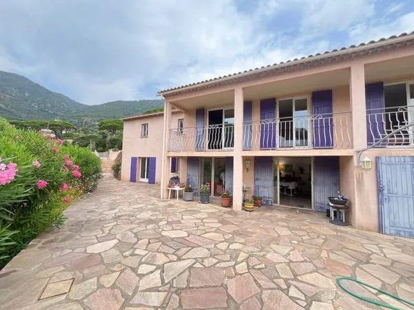 Villa 6 pièces 160 m²