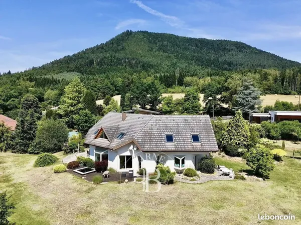 Maison 10 pièces 306 m²