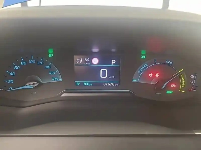 Peugeot 2008 electrique 136 ch — photo 10