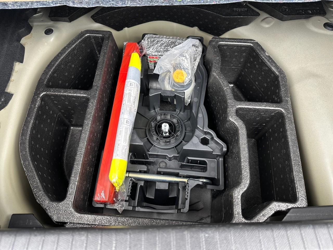 Peugeot 208 puretech 100 s&s bvm6 allure — photo 35