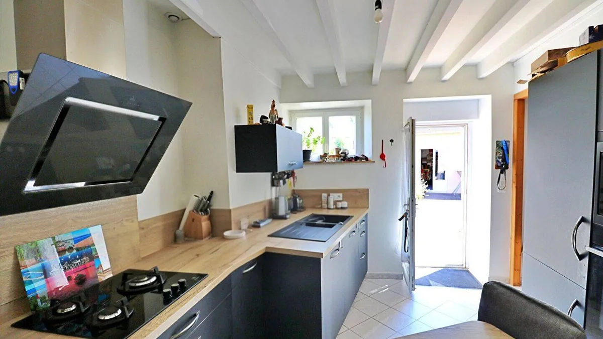 Photo 1
