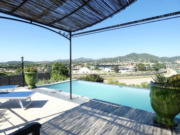 Maison 6 pièces 140 m²