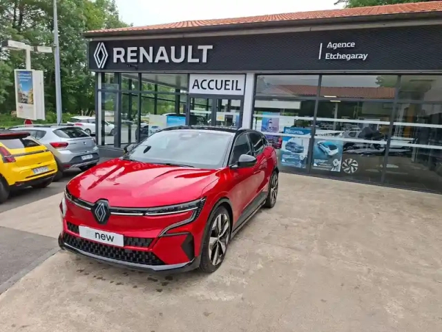 Renault Megane e-tech ev60 220 ch optimum charge — photo 1