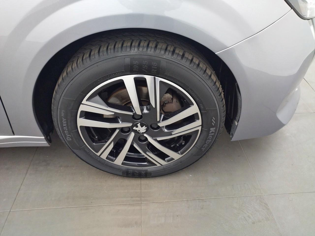 Peugeot 208 puretech 100 s&s bvm6 allure — photo 27
