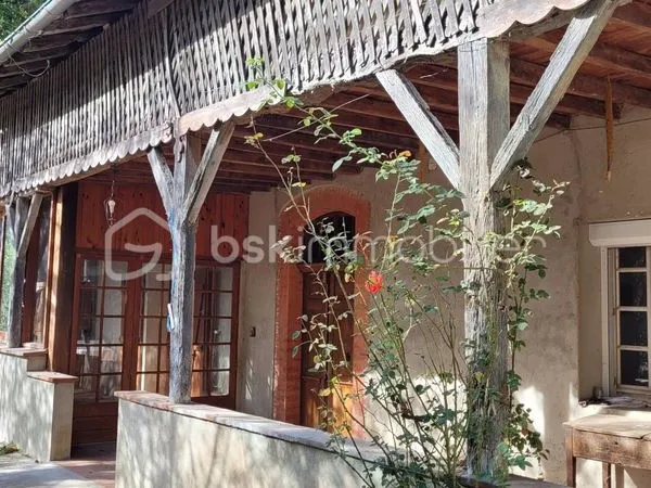FERME 200 M2 4 CHAMBRES ET UN BUREAU AVEC DEPENDANCES SUR 1 HECTARE DE TERRAIN