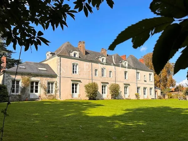 Proche De Nantes, Beau Manoir Du XVIIème Siècle Avec Deux Locati