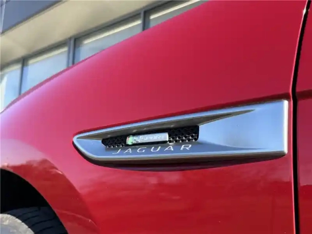 Jaguar F-Pace v6 3.0 d - 300 ch awd bva8 — photo 12