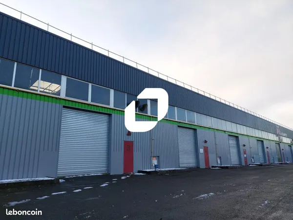Local d'activité 2 043 m²