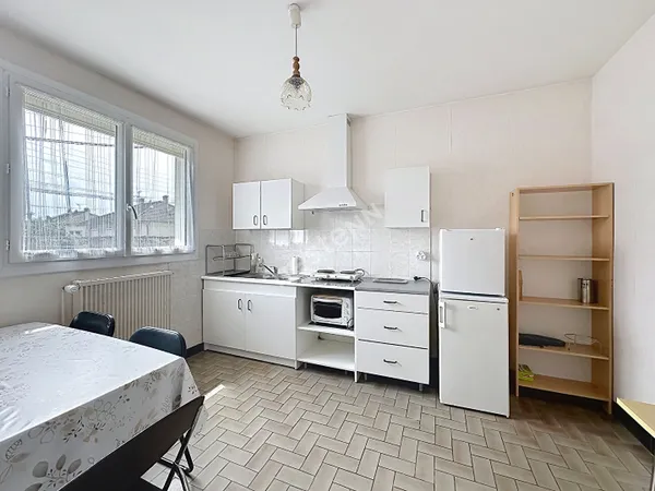 Immeuble à vendre à Poitiers quartier Dolmen - Opportunité d'investissement locatif dans une zone ré
