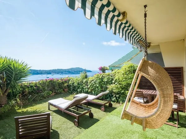 Appartement à Villefranche-sur-Mer - Jardin Privatif et Vue Mer Panoramique