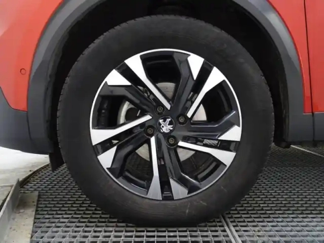 Peugeot 2008 1.2 puretech 130ch s&amp;s gt — photo 10