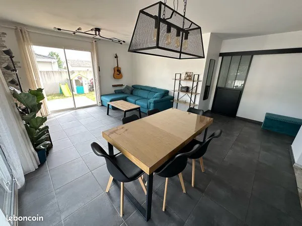 Maison individuelle avec piscine