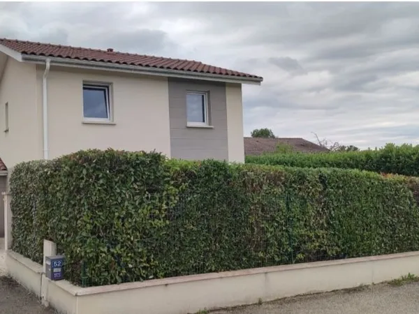 🏡 Maison familiale 3 chambres avec grand garage, terrasses et stationnements