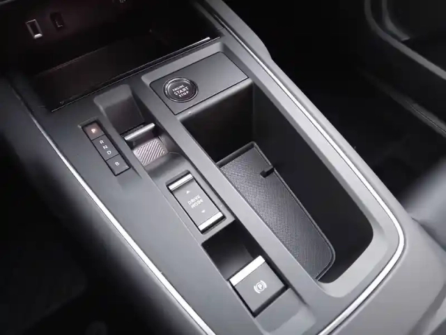 Citroën C5 Aircross hybride rechargeable 225 e-eat8 — photo 26