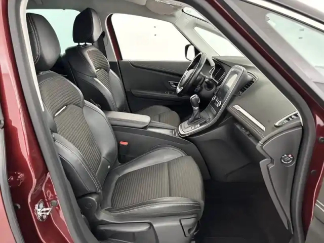 Renault Scenic dci 110 energy edc — photo 23