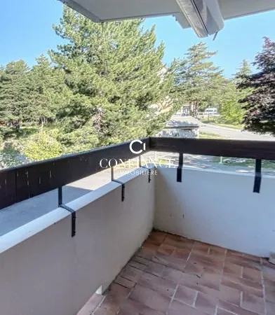 (06660) AURON PROCHE CENTRE 2 PIECES RENOVE TERRASSE GARAGE