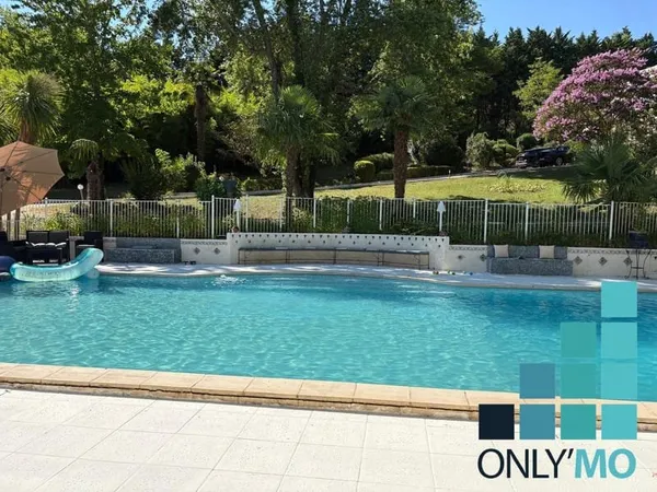 Maison 6 pièces 330 m²