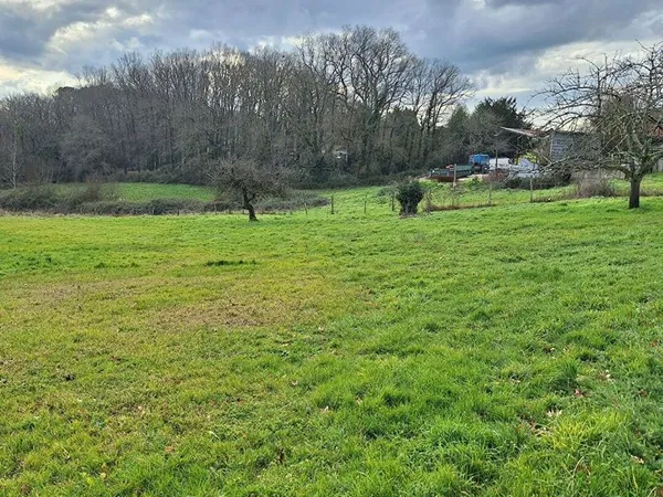 Terrain 672 m² ST GENES DE LOMBAUD